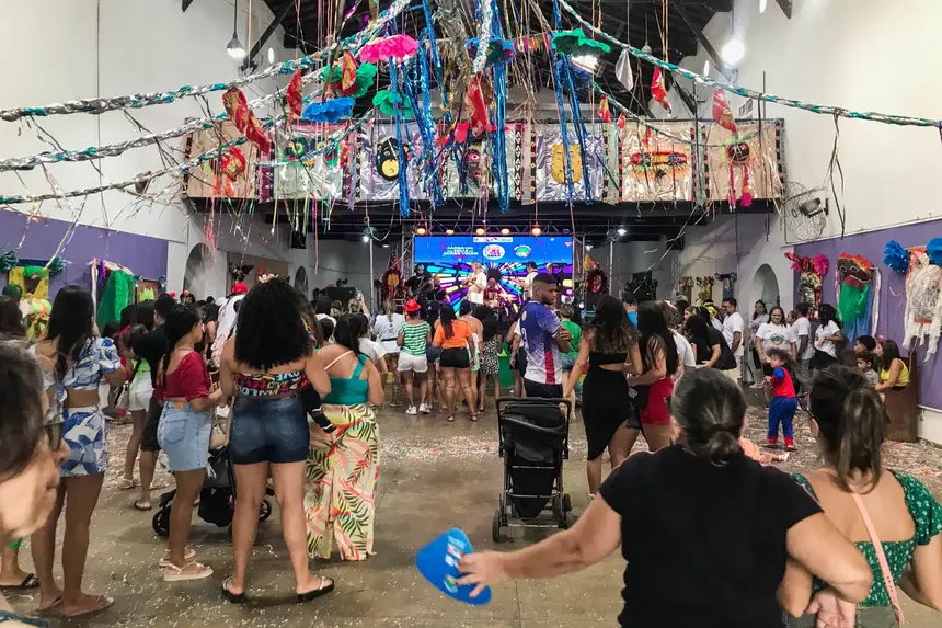 Foto dos foliões no Curro Velho.