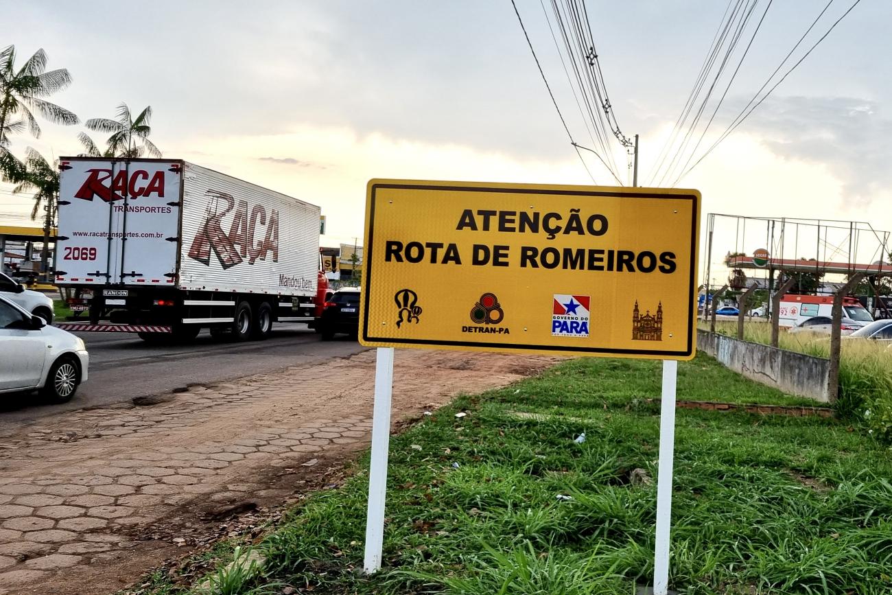 FOTO 2 – Detran sinaliza o caminho para garantir maior segurança aos romeiros até a Basílica Santuário. Foto: Divulgação