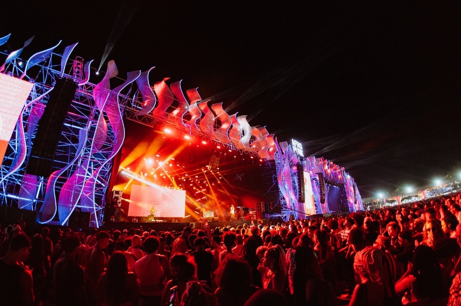 imagem de um palco em festival de música 