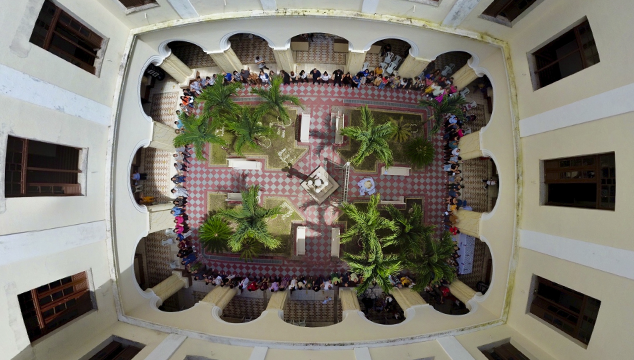 Foto do alto de um patio da UEPA