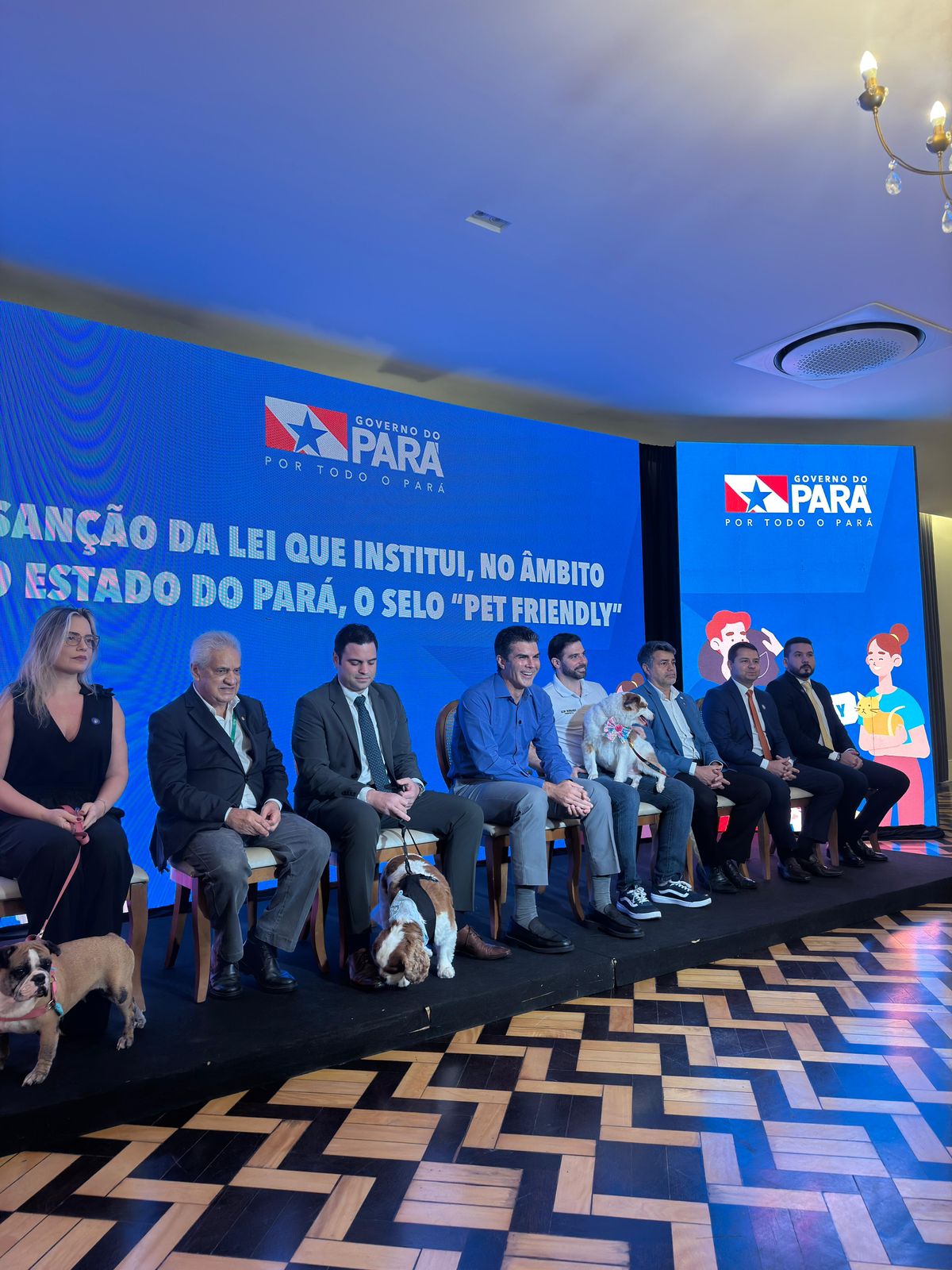 Políticos no evento de lançamento do selo Per Friendly