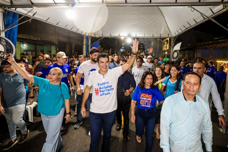 Govrenador na entrega da obra