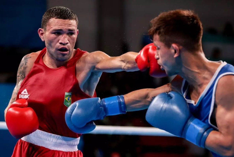 Michael Trindade durante uma luda de boxe