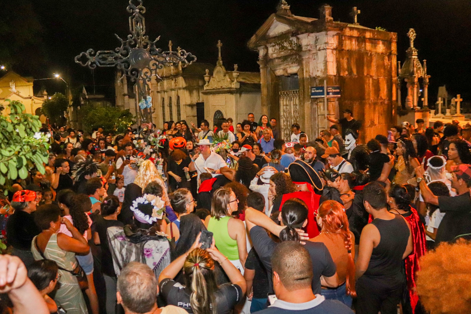 Concentração no cemitério Santa Izabel para o Cortejo Visagento