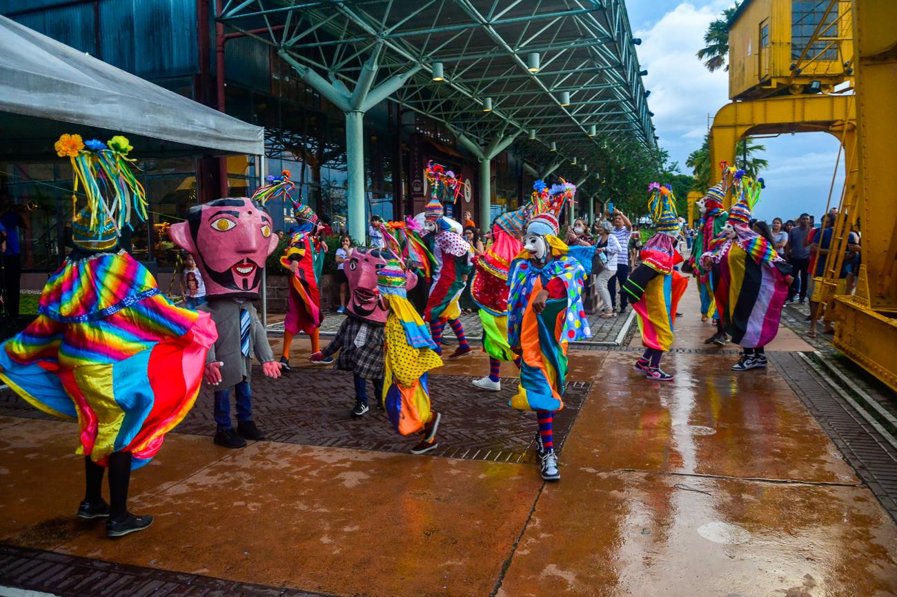 apresentação junina na estação das docas 