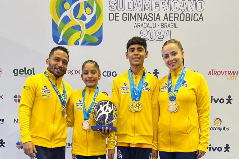 Quatro atletas com medalhas