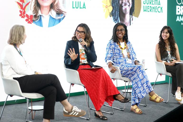 A primeira-dama Janja da Silva em sua participação no painel (Foto: Camila Lima/ Portal Cultura)