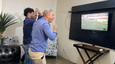 Torcedores surdos acompanhando o Parazão 2026 (Foto: Kayky Ryan/ Portal Cultura)